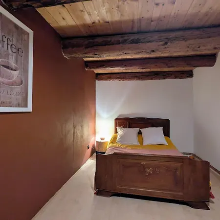 Holiday home Les Sources Chuchotantes *